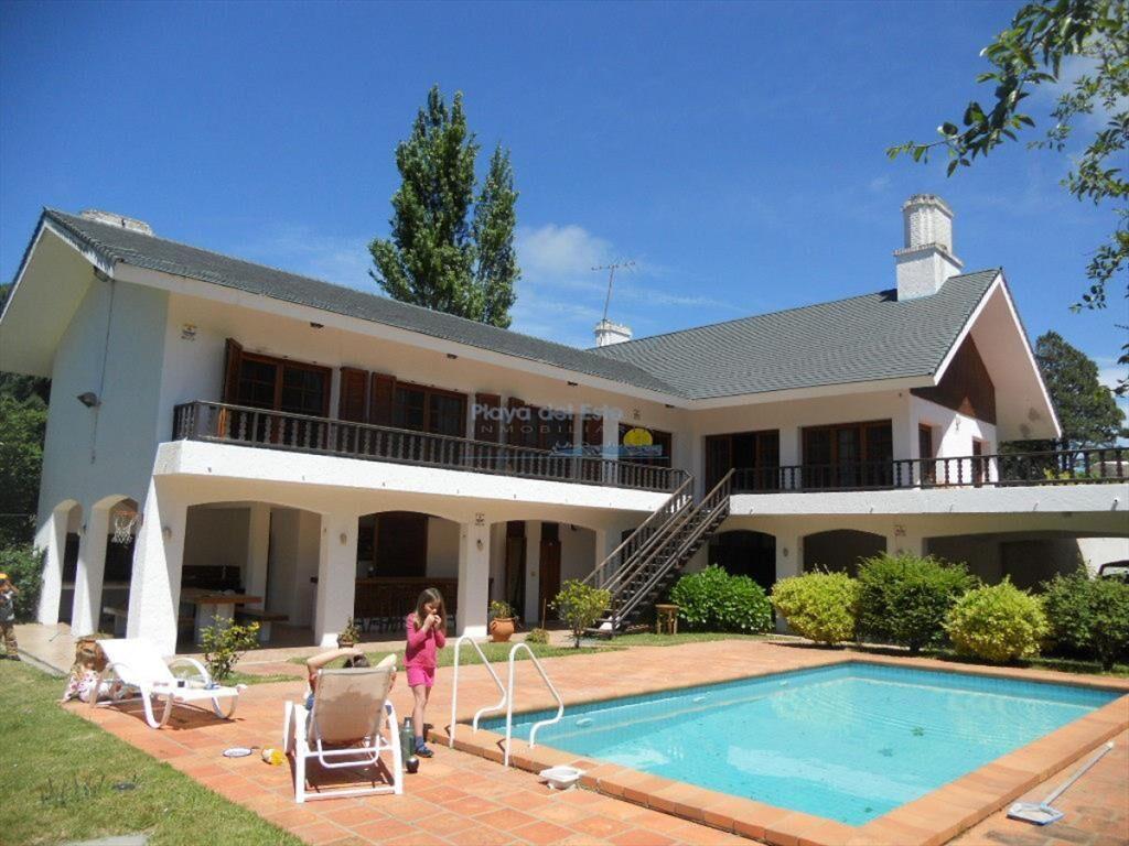 Hermosa casa de 6 dormitorios ubicada en San
