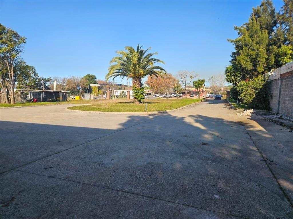 Camino Carrasco y Cooper, 4257 m2 de terreno, 600 m2 constr