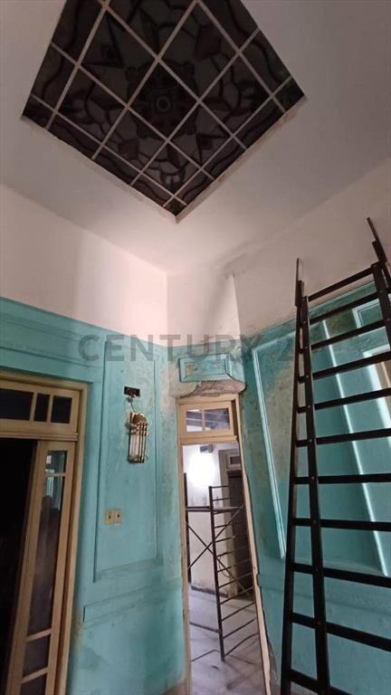 Oportunidad!!!Amplia casa para Reciclar, 5 dorm, garage, ...