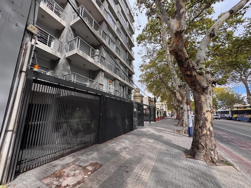 Alquiler de Garage en Avenida 8 de Octubre en La blanqueada