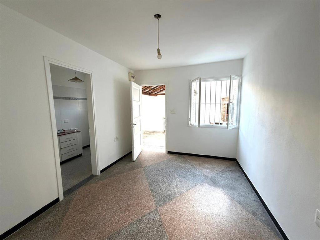 Alquiler de Casa en Mateo Vidal con 1 dormitorio y garaje e