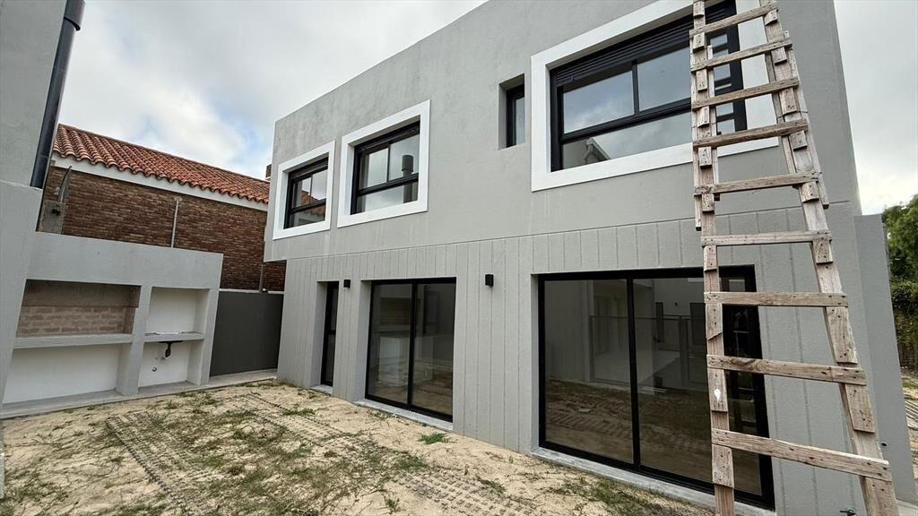 Casa en barra de carrasco, 3 dorm, gge, barbacoa, estrena!!
