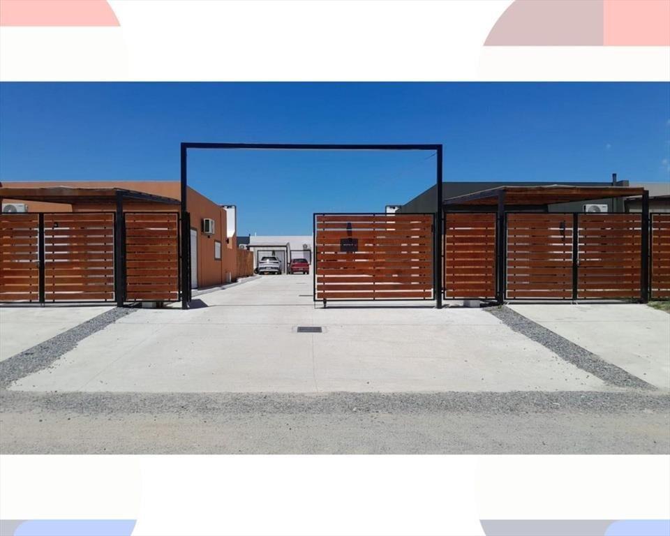 Casa 3 ambientes en VENTA en Colonia con piscina