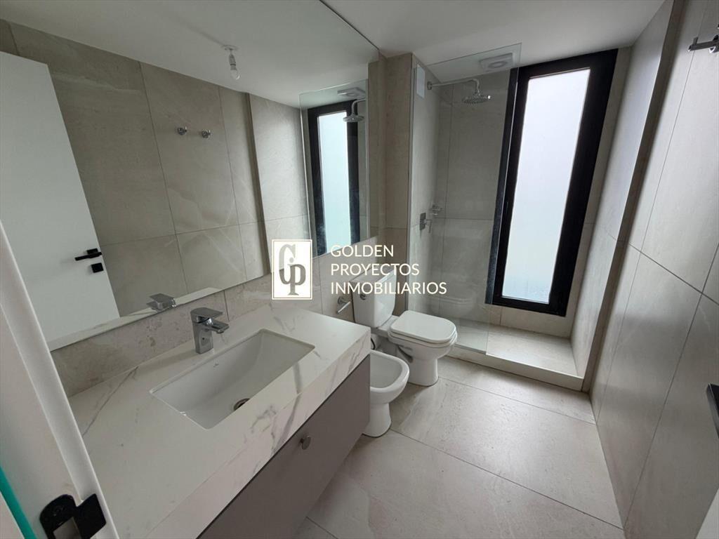 Apartamento en Alquiler 2 Dormitorios con Cocina definida e