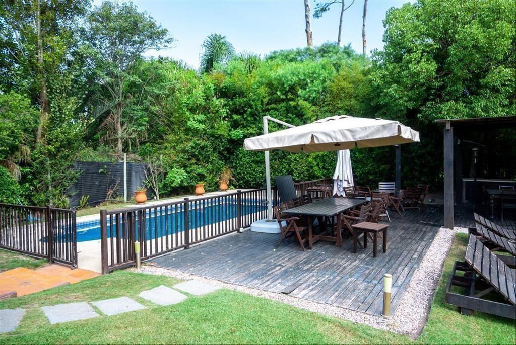 CASA EN VENTA EN PARADA 31 PLAYA MANSA