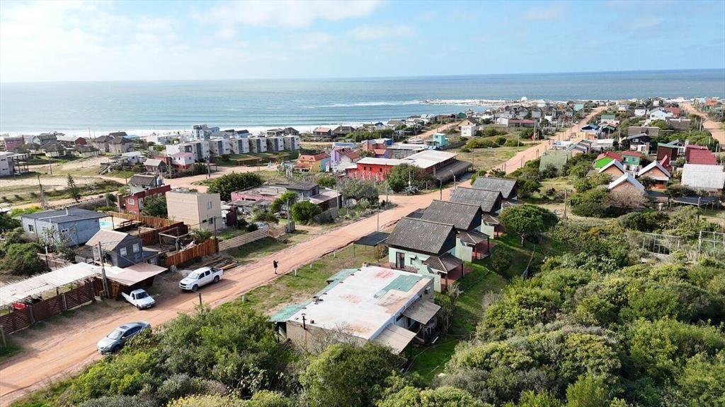 Venta 6 cabañas en Punta del Diablo. Playa del Ribero