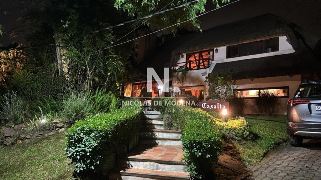 Vende casa en Pinares, Punta del Este