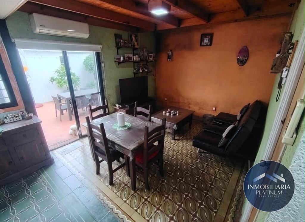 Casa en venta c/ cochera en Cerrito