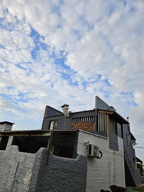 Venta Casa Amueblada - 3 aptos independientes- a 100 m de l