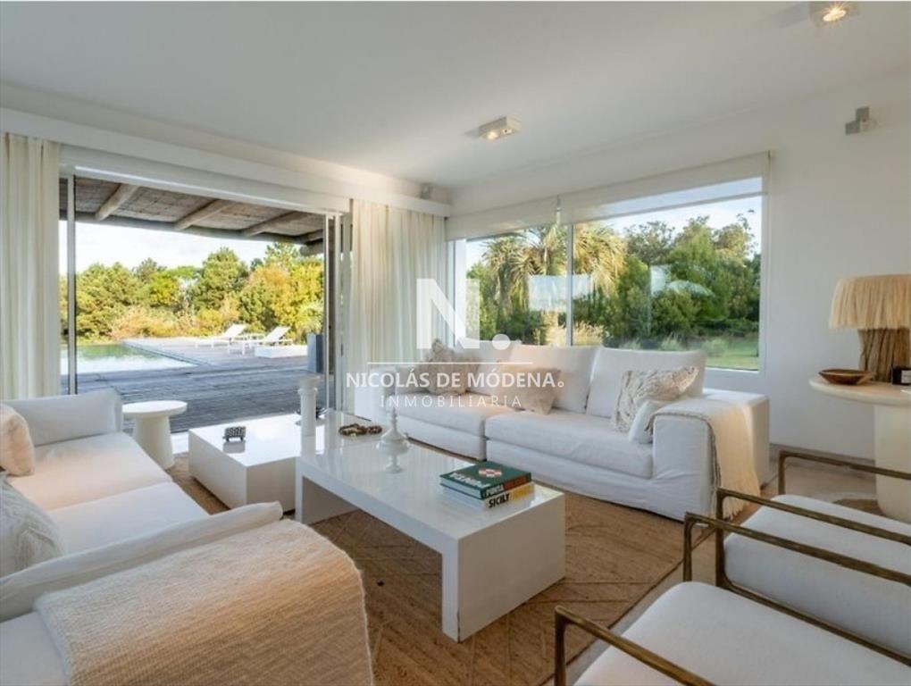 Vende chacra de 4 dormitorios en Punta del Este
