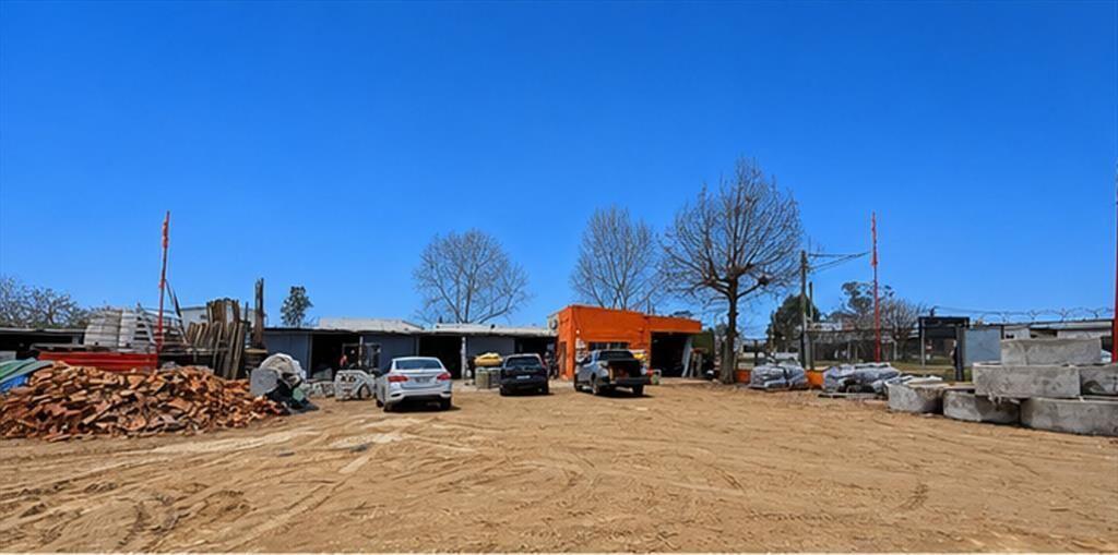 Alquiler local comercial 1706mts Las Piedras.