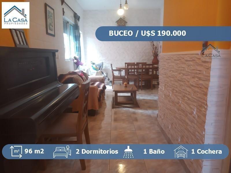 Casa de 2 dormitorios en Buceo. Jardín , Patio y cochera.