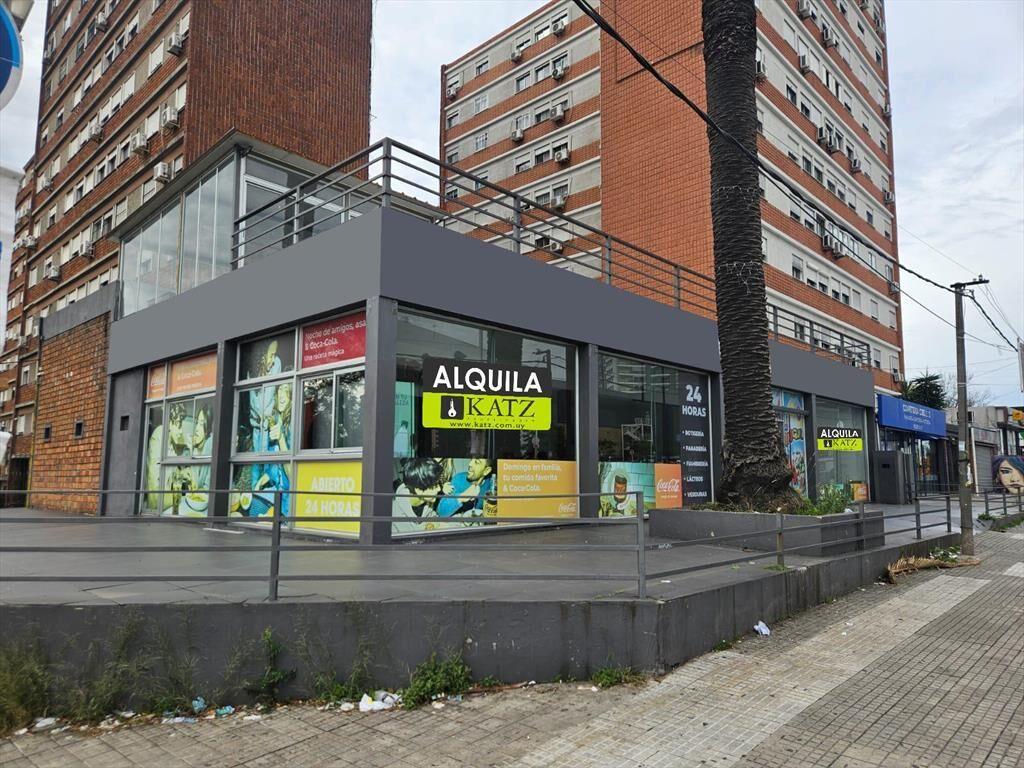 Luis Alberto de Herrera, esquina, frente Nuevocentro, 375 m
