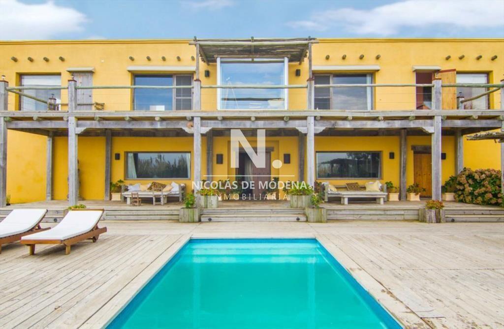 Casa Frente Al Mar - 5 dormitorios en Altos de Pubta Piedra