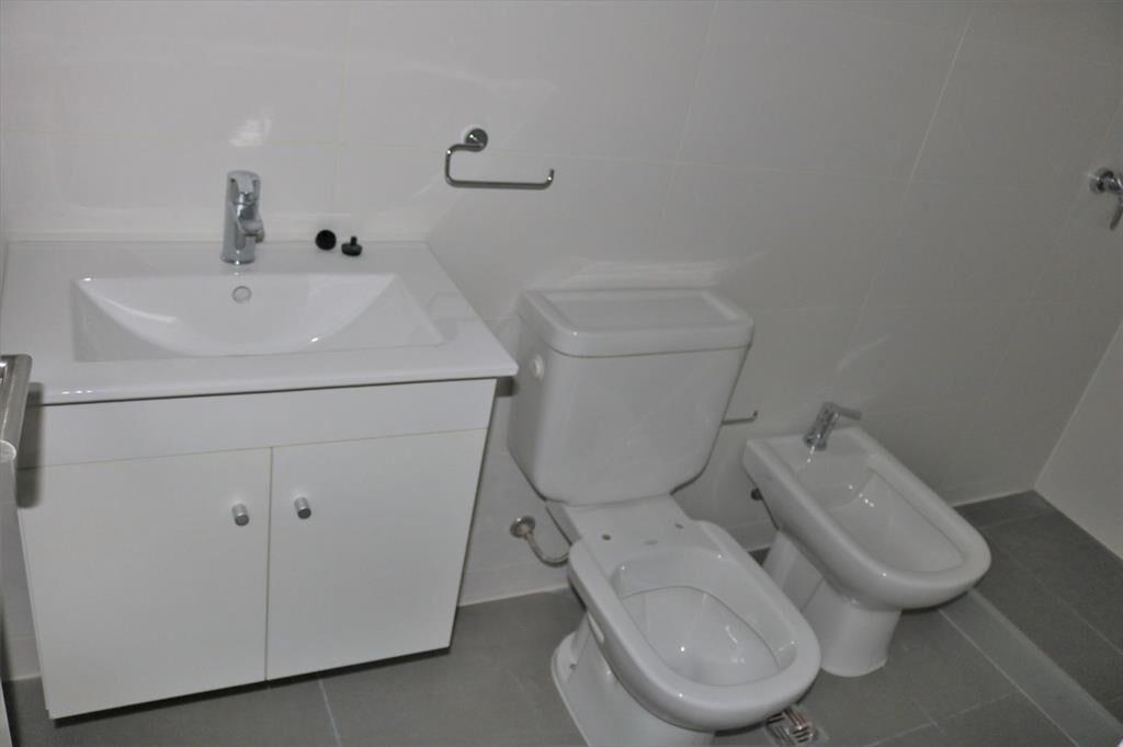 Venta con renta apartamento 2 dormitorios con garaje - Es...