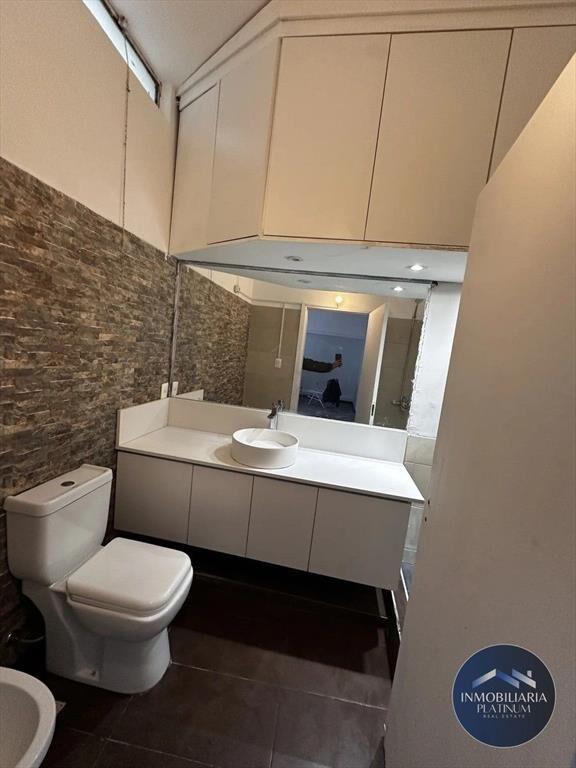 Casa en alquiler c/ cochera en Buceo