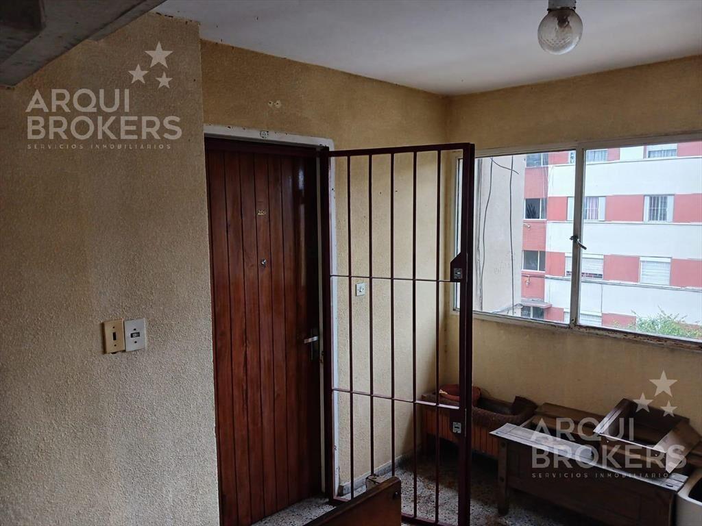 Apartamento de dos dormitorios en venta en Villa Española c