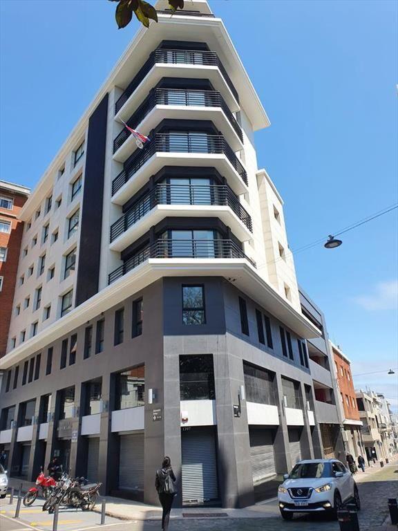 PLAZA ZABALA PISO 8