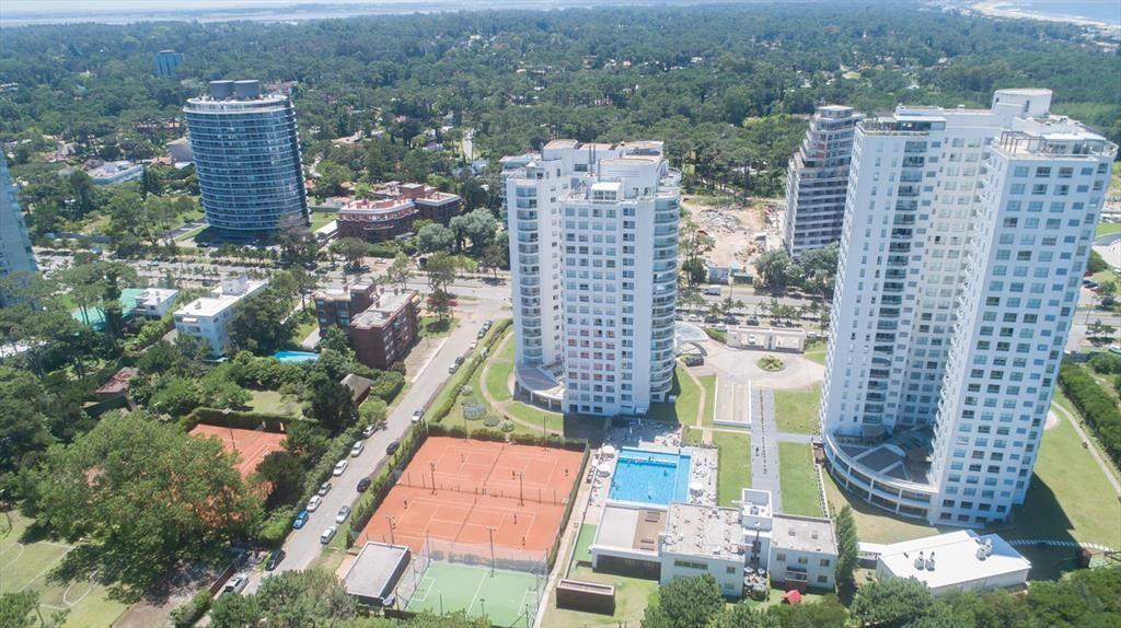 Apartamento Penthouse sobre Av. Roosevelt