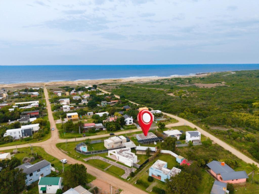 Venta de casa o 3 apartamentos de 1 dormitorio en Punta ...