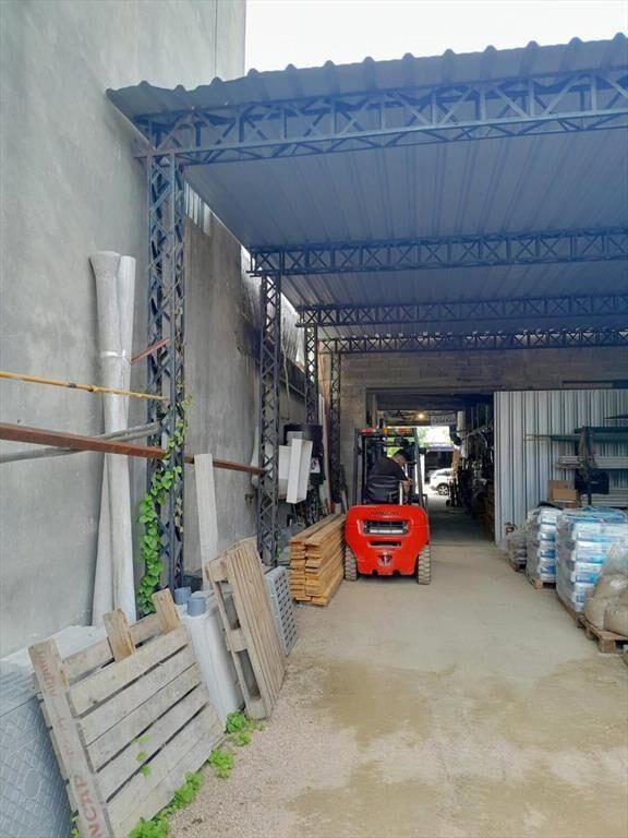 Venta Galpón 420m2 con Renta Aguada
