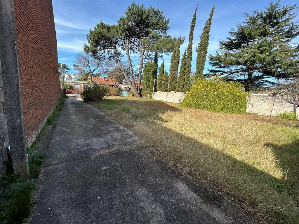 Venta de Terreno con 986 Mts2 en Carrasco Norte