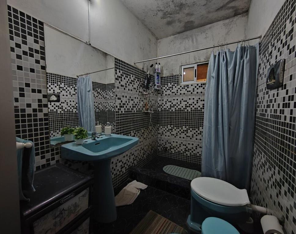 Venta terreno y gran Casa 4 dorm. Barros Blancos