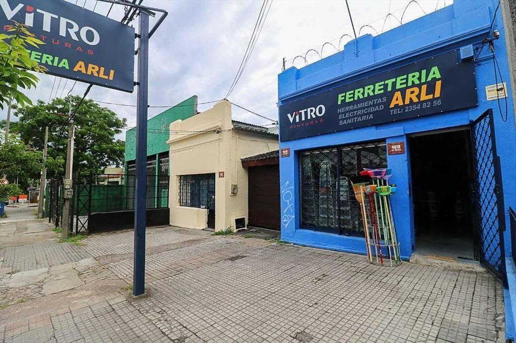Venta Llave y local de Ferretería en Sayago