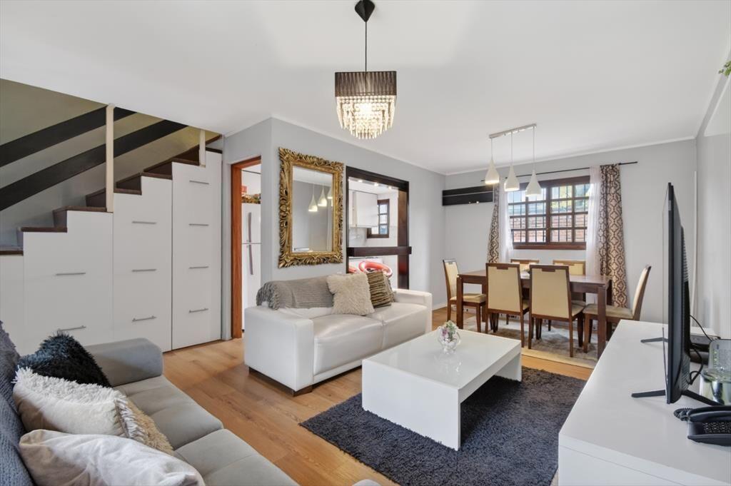 Venta de casa duplex de 3 dorm detrás del Parque Rivera ...