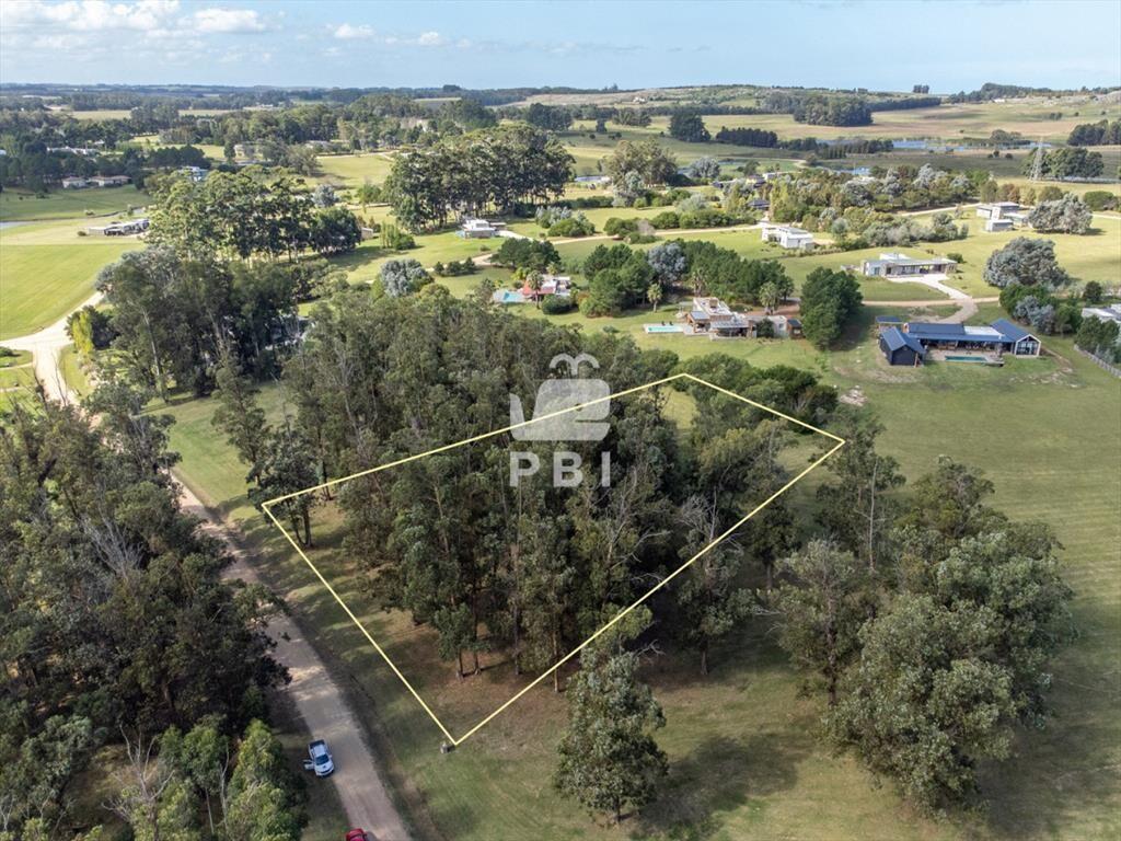 Venta Chacra, en Barrio Privado La Barra - Ref :