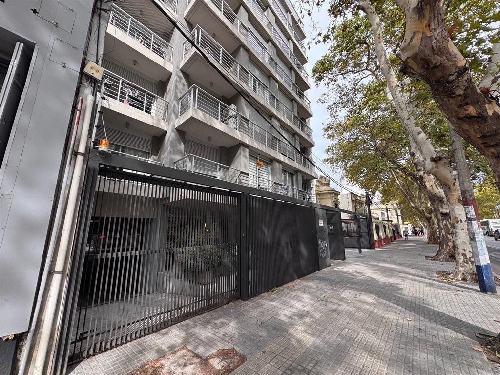 Alquiler de Garage en Avenida 8 de Octubre en La blanqueada