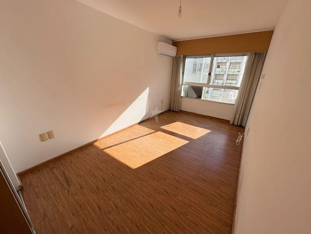 ALQUILER APTO POCITOS 1 DORMITORIO TERRAZA Y GARAJE
