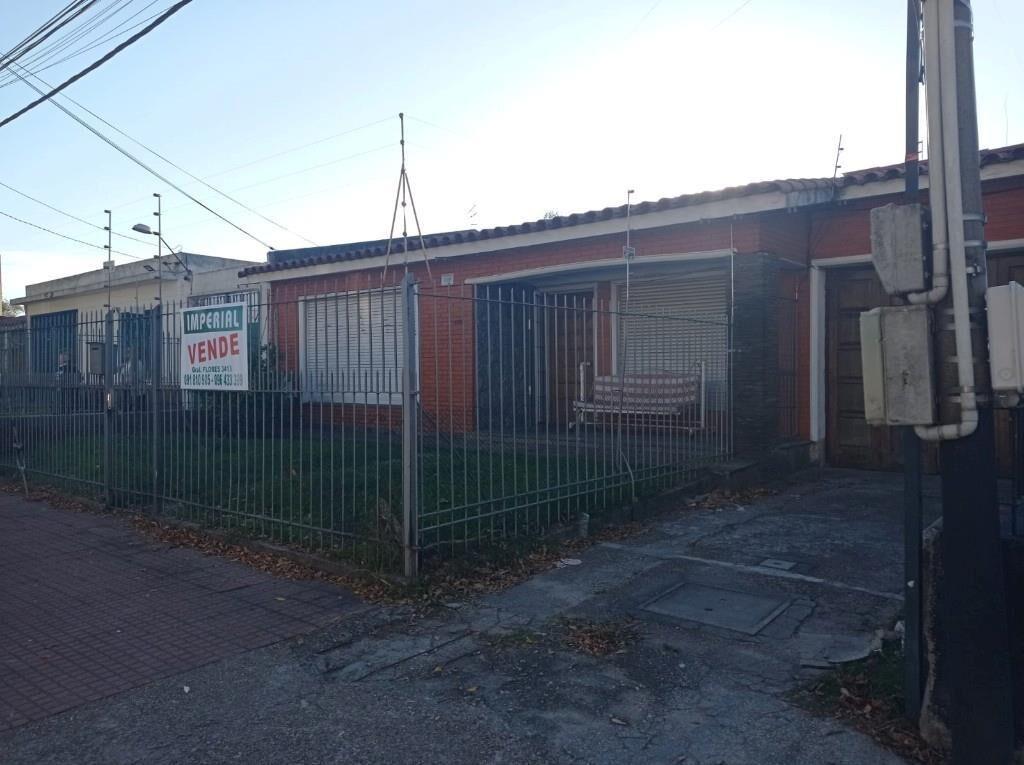 IMPERIAL VENDE.. CASA DOS DORMITORIOS , FONDO Y GRAN COCHERA