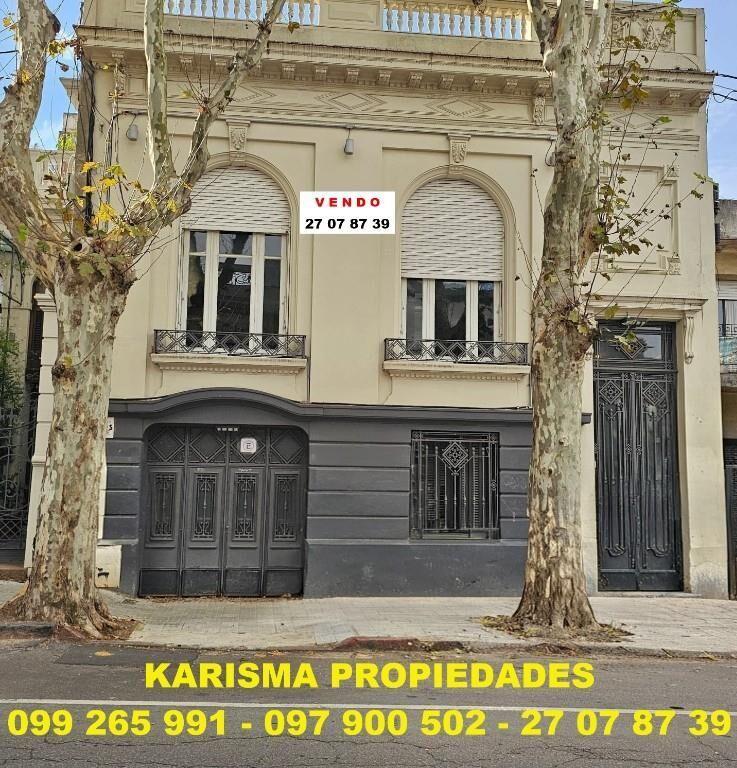 GRAN RESIDENCIA DE ESTILO, IMPECABLE. EN CORDÓN SUR. JOYA !