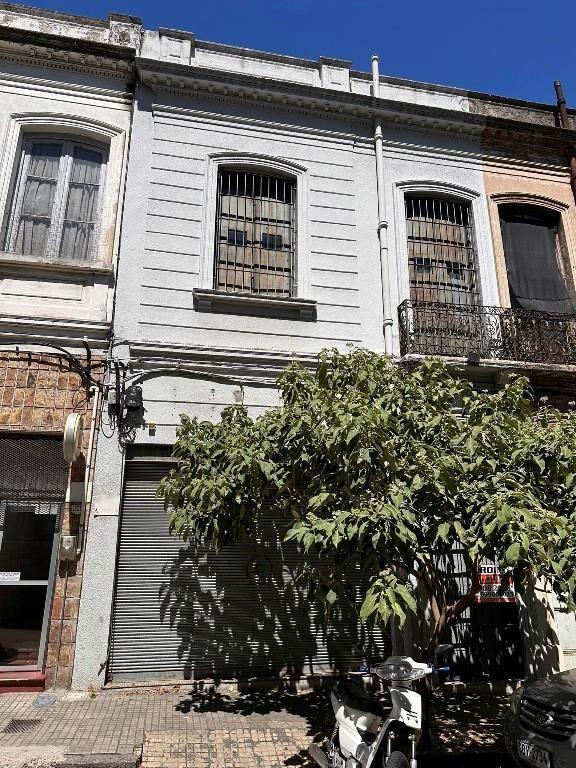 Local comercial y depósito en Barrio Reus