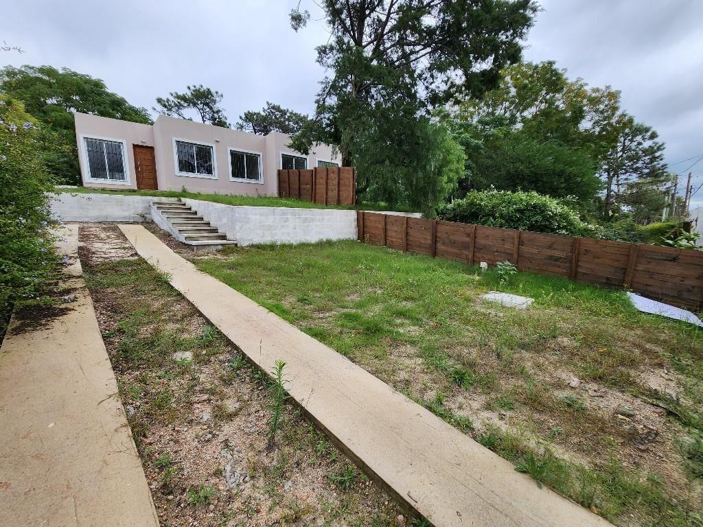 CASA A ESTRENAR!! AMPLIO TERRENO!!