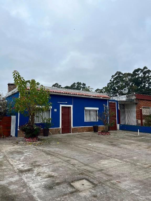 Gran terreno con casa y apartamento a la venta
