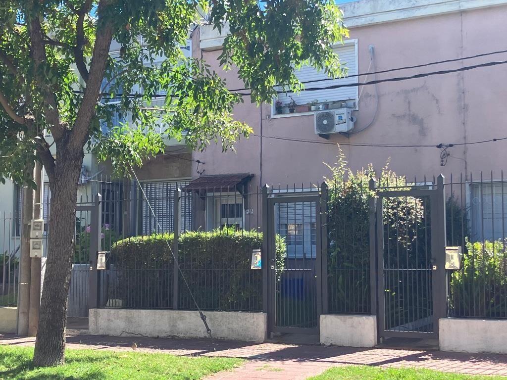 VENTA APARTAMENTO TIPO CASA 2 DORMITORIOS MALVIN