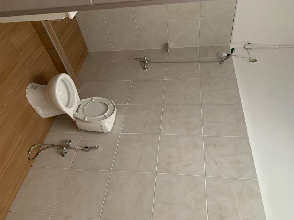 Apartamento recién remodelado con entrada auto