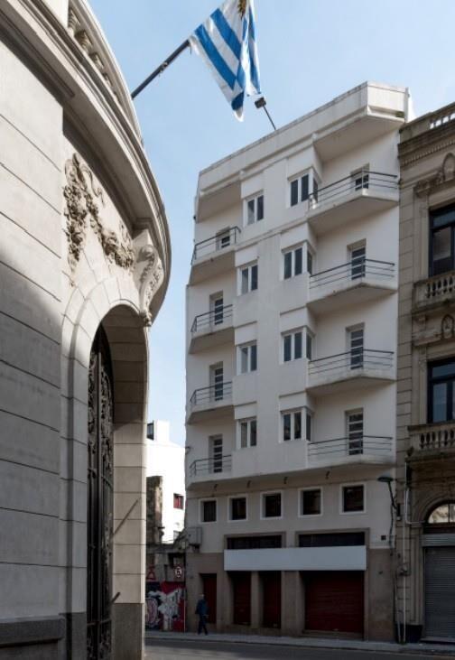 Importante Edificio En Ciudad Vieja