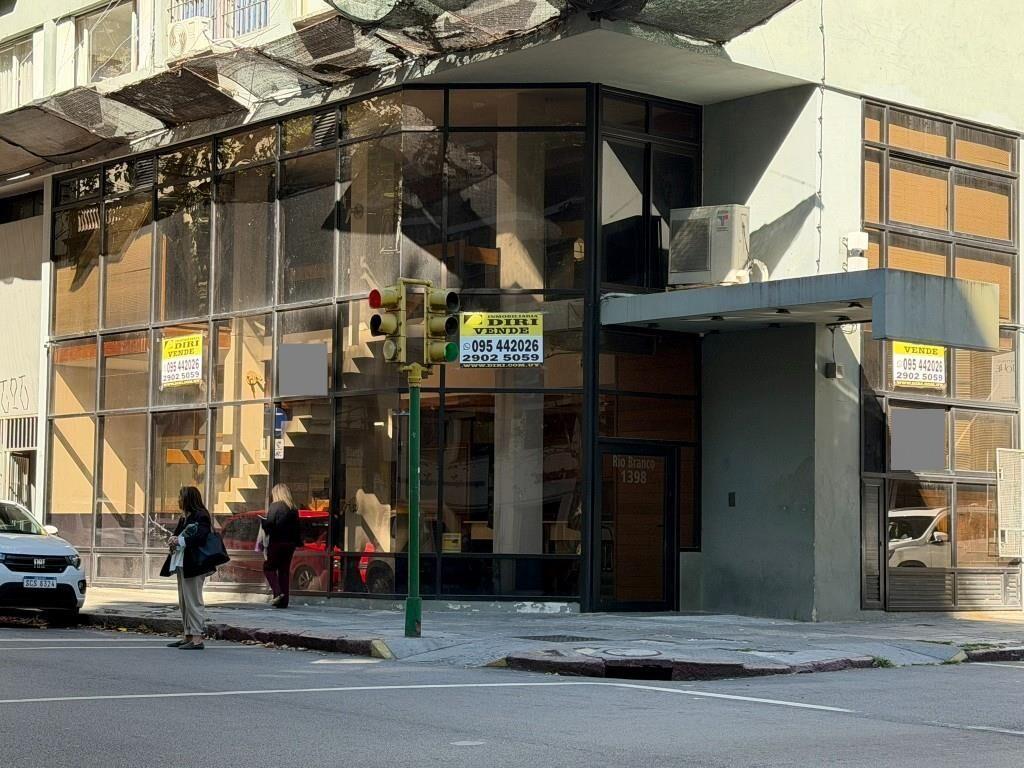 DIRI RIO BRANCO Y COLONIA - MUY BUEN LOCAL ESQUINA 300m2 EN