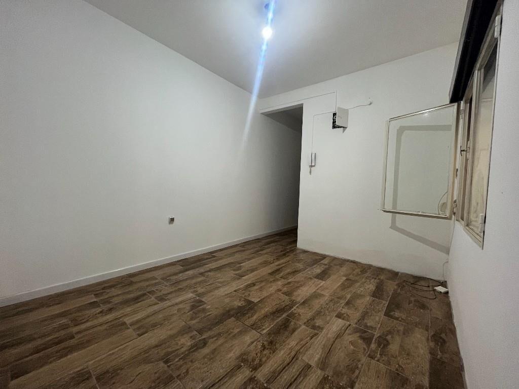 ALQUILE APARTAMENTO DE 1 DORMITORIO CON PATIO EN CIUDAD VIEJ
