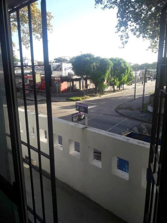 Se Alquila Casa De Altos, En 1° Piso Todo Al Frente, 1 Dorm