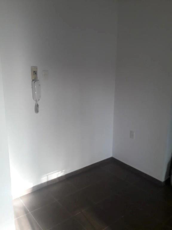 Se Alquila Casa De Altos, En 1° Piso Todo Al Frente, 1 Dorm