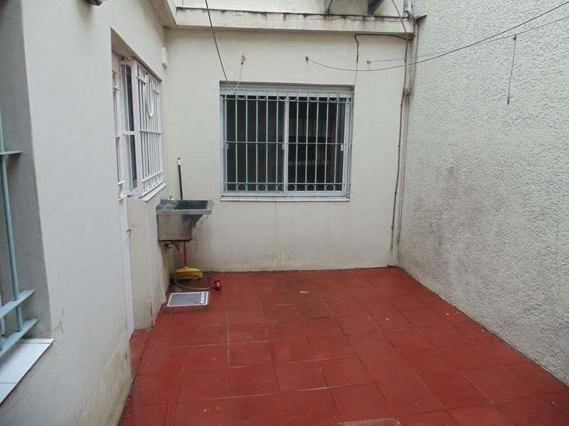 TIPO CASITA BR. ARTIGAS Y MILLAN!! IMPEC. PATIO C/PARR.!