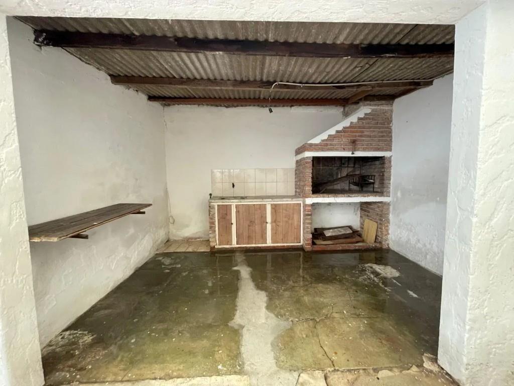 Casa 2 Dormitorios, garage, Jardín Y Fondo