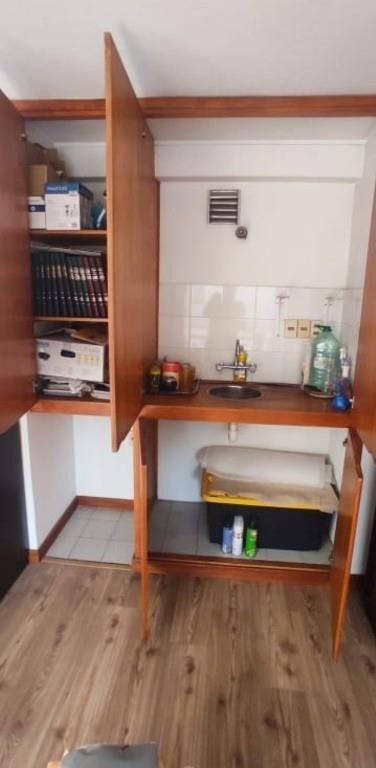 Monoambiente. Pisos nuevos. Baño completo. muy luminoso