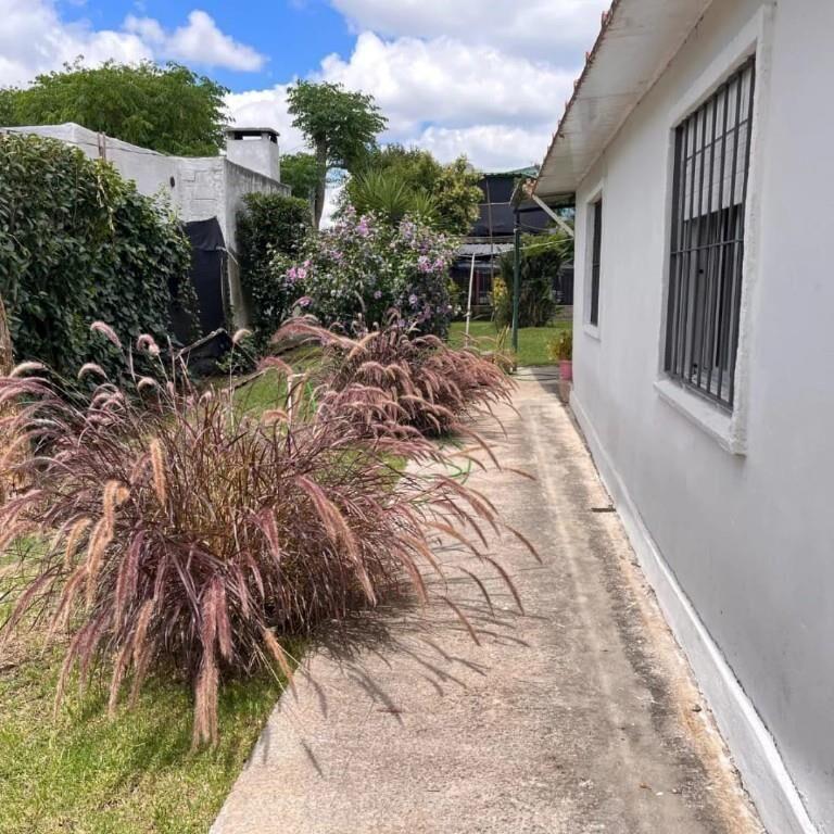 DUEÑO VENDE CASA