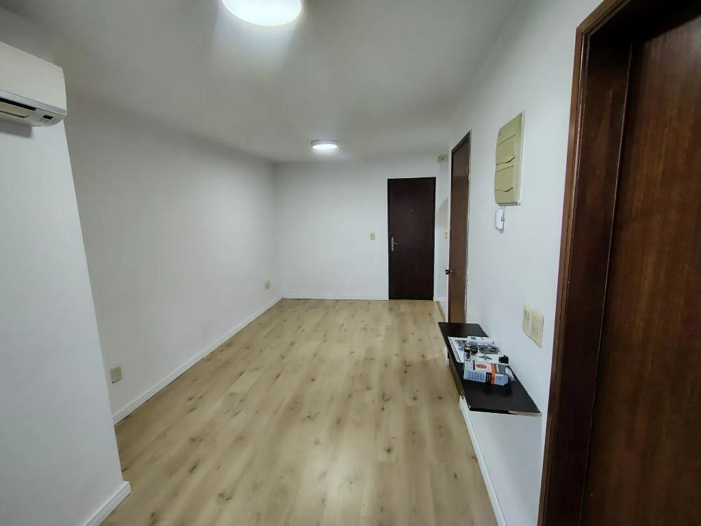 1 dormitorio con garage incluído, balcón. PARQUE RODO