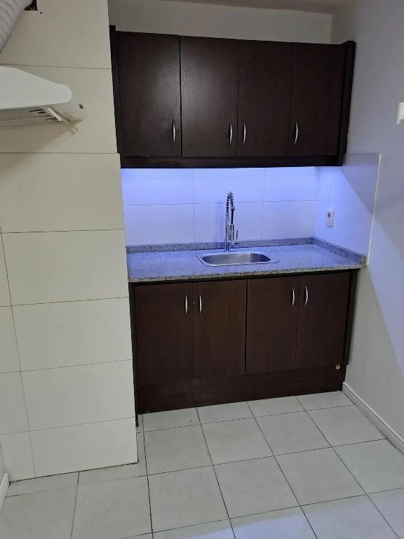 1 dormitorio con garage incluído, balcón. PARQUE RODO